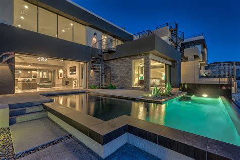 modern house lv